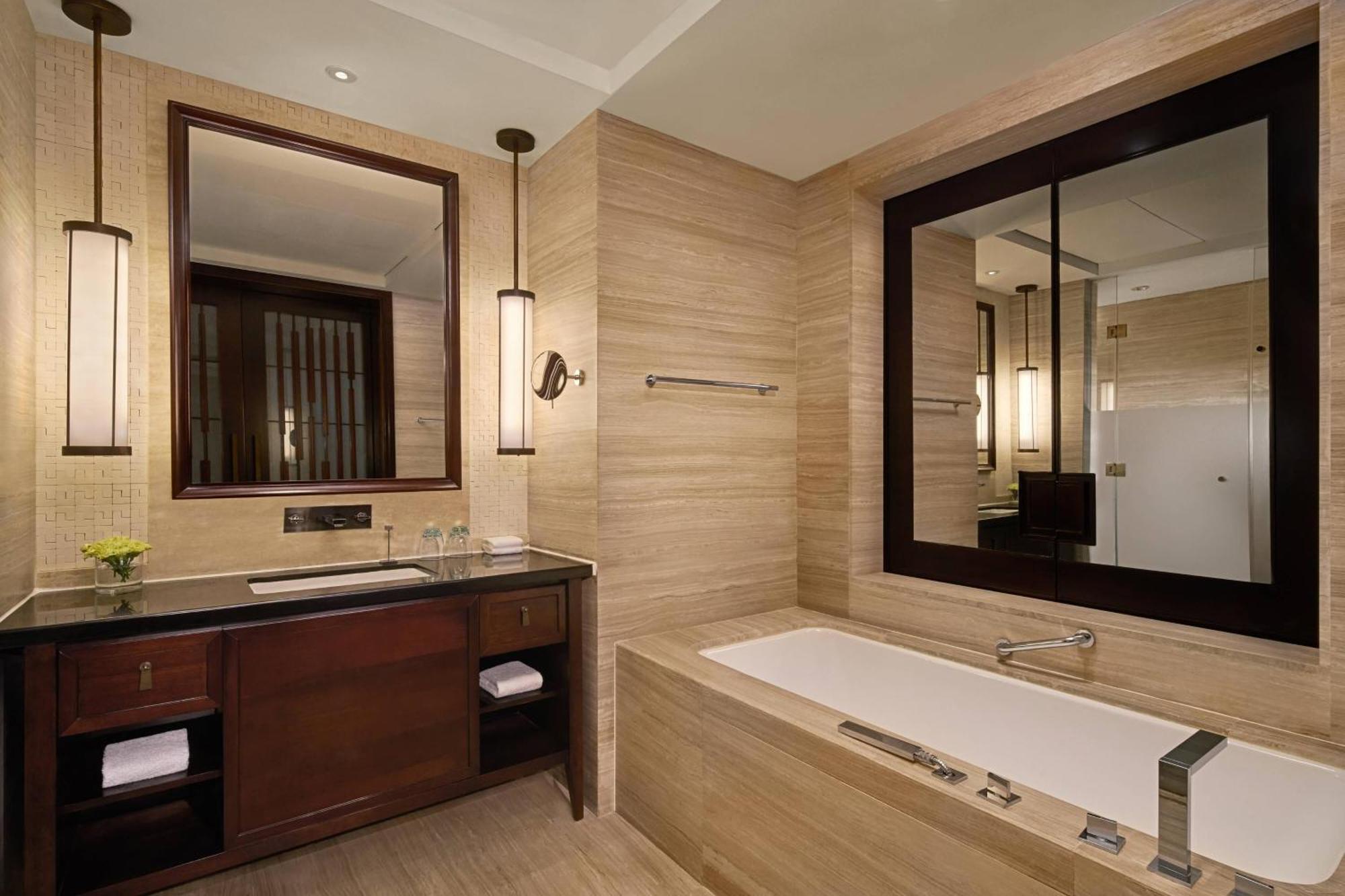 Sheraton Shenzhou Peninsula Resort Wanning Exterior photo